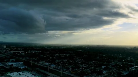 Sunset sky reveal in Florida Stock Footage 126169537