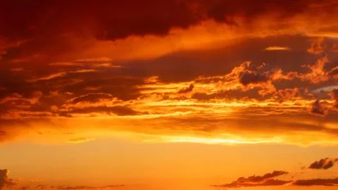 Sunset sky with stunning clouds in the background. Horizontal banner, story. Foto stock