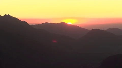 Sunset Sky Timelapse of Clouds and Sun over Chile Mountains Stockbeeldmateriaal 85023056