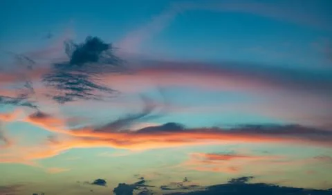 Sunset skyscape background. Cloudscape sky background. Cloud in pink sky Stock-Fotos