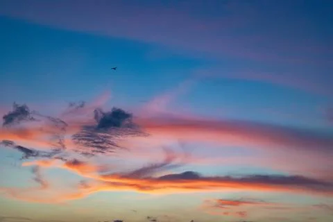 Sunset skyscape background. Cloudscape sky background. Cloud in pink sky 스톡 사진