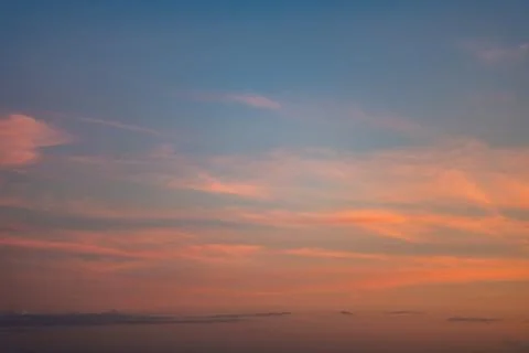 Sunset skyscape background. Cloudscape sky background. Cloud in pink sky Stockfoto's
