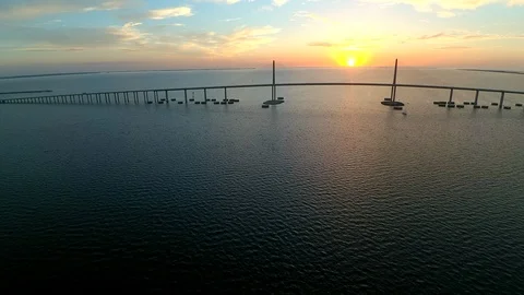 Sunset at Skyway Bridge 動画素材 90876872