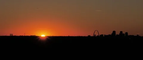 Sunset St. Louis Arch and Skyline Clear Sky Beautiful Video stock 90683223
