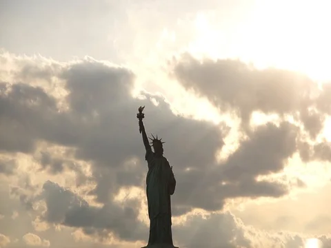 Sunset Statue of Liberty from boat 스톡 동영상 78199088