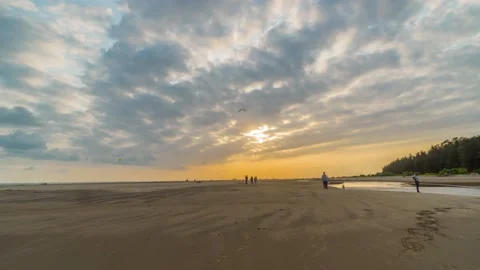 Sunset sun light coastline 4k timelapse India 스톡 동영상 135173779
