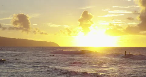 Sunset Surfing in Hawaii Video stock 262080812
