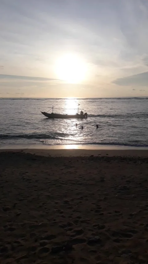 A sunset taken by phone Stock Footage 168552133