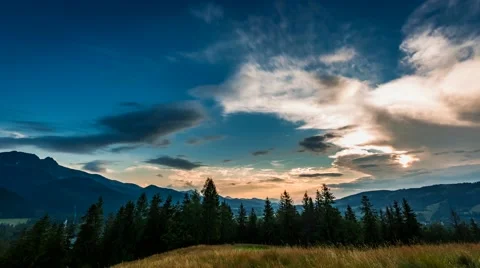 Sunset in Tatra mountains view from Zakopane, Poland Vidéo 65580249