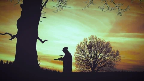 At sunset there is a grim Reaper Vídeos de archivo 95396035