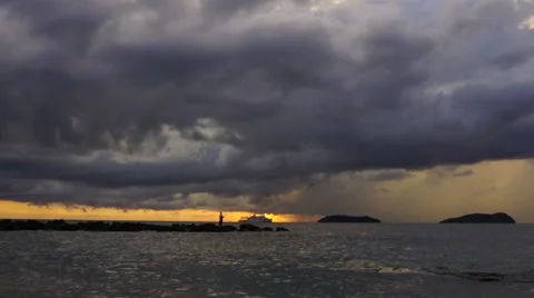 Sunset with thick cloud time lapse Stock Footage 44228316