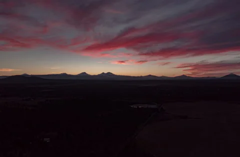 Sunset Three Sisters Cascades Mountains Oregon Drone 動画素材 169658145