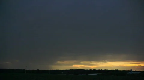 Sunset thunderstorm Stock-Footage 830012