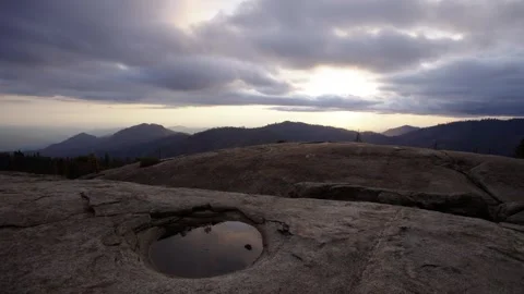 Sunset time lapse from cliffside in Sequoia National Park, California. Stock Footage 336690841