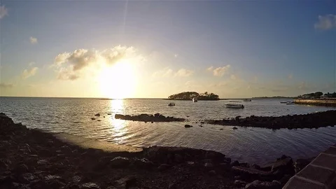 Sunset time lapse of coast mahebourg in mauritius 動画素材 89669764