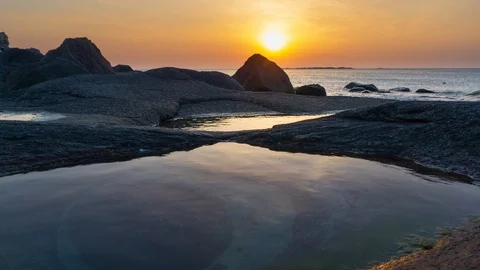 Sunset time lapse by the Dragons Eye at Uttakleiv Beach Stock Footage 112720421