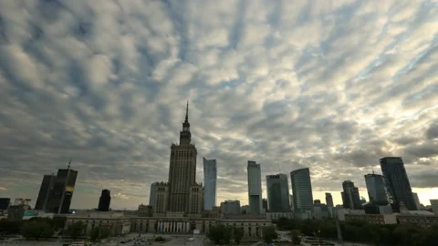 Sunset Time Lapse of Famous Palace of Culture and Science In Warsaw Poland Vídeo Stock 143772095