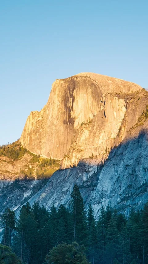 Sunset Time-Lapse of Half Dome in Yosemite National Park 스톡 동영상 321217851