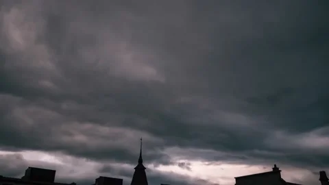 A sunset time lapse of low level cumulus thunderclouds and lightening Video stock 137554346