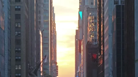 Sunset Time-Lapse of the Manhattanhenge directly across 42nd street Stock Footage 63637088