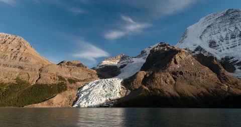 Sunset time lapse of mount Robson and Berg lake time lapse Stock Footage 115726833