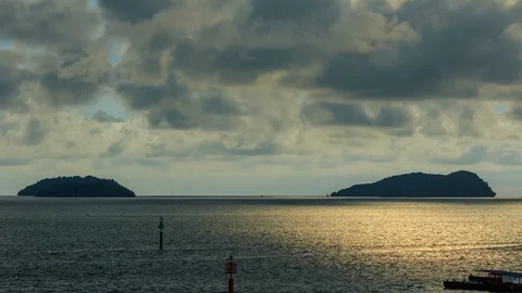 Sunset time-lapse moving cloud and fisherman boat 스톡 동영상 87274290