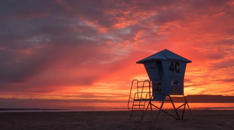 Sunset Time Lapse over Life Guard Shack Vídeo Stock 46402104