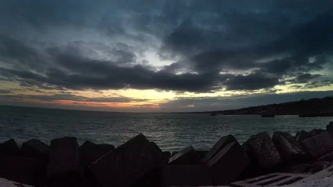Sunset time-lapse over the sea 動画素材 72621253