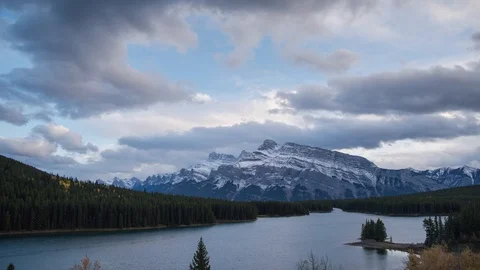 Sunset time lapse of Two Jack Lake, Rocky mountains (Canadian Rockies) in Banff Stock Footage 95570952