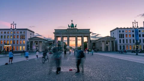 Sunset Timelapse At Brandenburg Gate, Berlin, Germany, Video stock 139847500