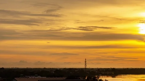 Sunset timelapse with changing colour of clouds Video stock 90587471