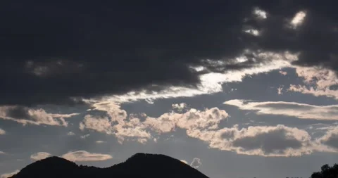 Sunset timelapse with dancing clouds 스톡 동영상 131487215