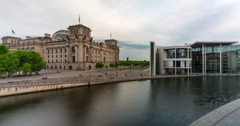 Sunset timelapse day to night transition Berlin Reichstag government district Stock Footage 135895817