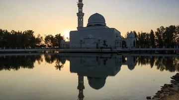 Sunset timelapse at Floating mosque, Terengganu Stock Footage 85660980