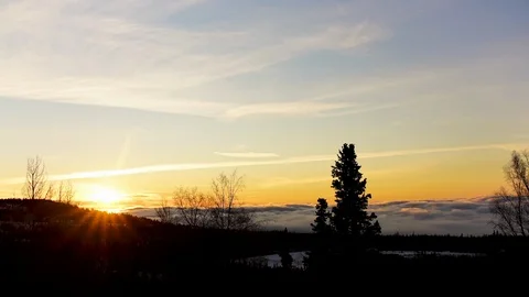 Sunset Timelapse of Flowing Ice Fog over Anchorage Alaska 動画素材 86180369