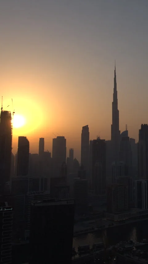 Sunset timelapse over the Dubai skyline featuring Burj Khalifa Vidéo 340437254