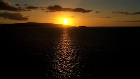 Sunset timelapse over Kaho'olawe and Molokini aerial footage Video stock 251920337