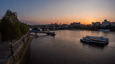 Sunset timelapse on Waterloo Bridge looking towards Westminster Stock Footage