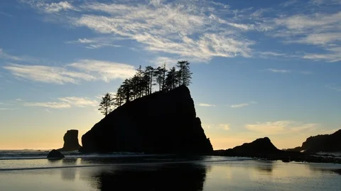 Sunset timelapse on wilderness coast, Olympic National Park Video stock 87047506