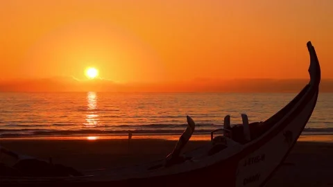 Sunset with traditional boat Video stock 201805259