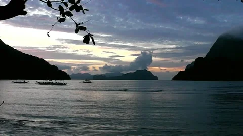 Sunset on a tropical island. Video stock 44220825