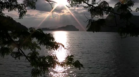 Sunset on a tropical island. Video stock 44220920