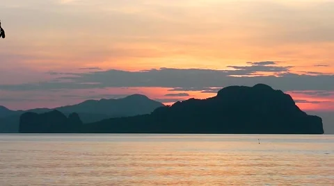 Sunset on a tropical island. Video stock 44220953