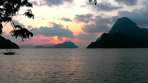 Sunset on a tropical island. Video stock 44221015