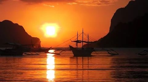 Sunset on a tropical island. 스톡 동영상 63386445