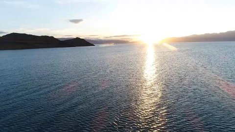 Sunset on Uureg Nuur Lake Видео 123520618