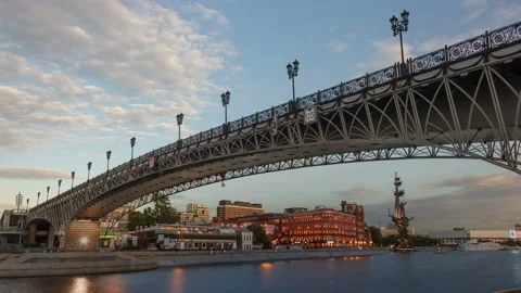 Sunset View of Bridge on Moscow River 動画素材 162945744