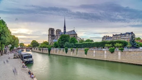 Sunset view of Cathedral Notre Dame de Paris timelapse in Paris, France. Stock Footage 80593925