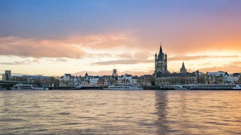 Sunset view of Cologne skyline in Cologne, Germany Stock-Fotos