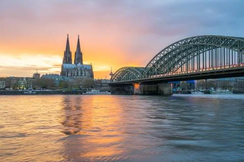 Sunset view of Cologne skyline in Cologne, Germany Fotos de archivo